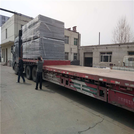 護欄網裝車05.jpg