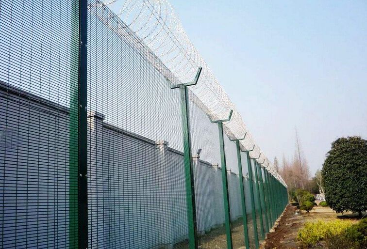 監獄警戒區隔離網墻